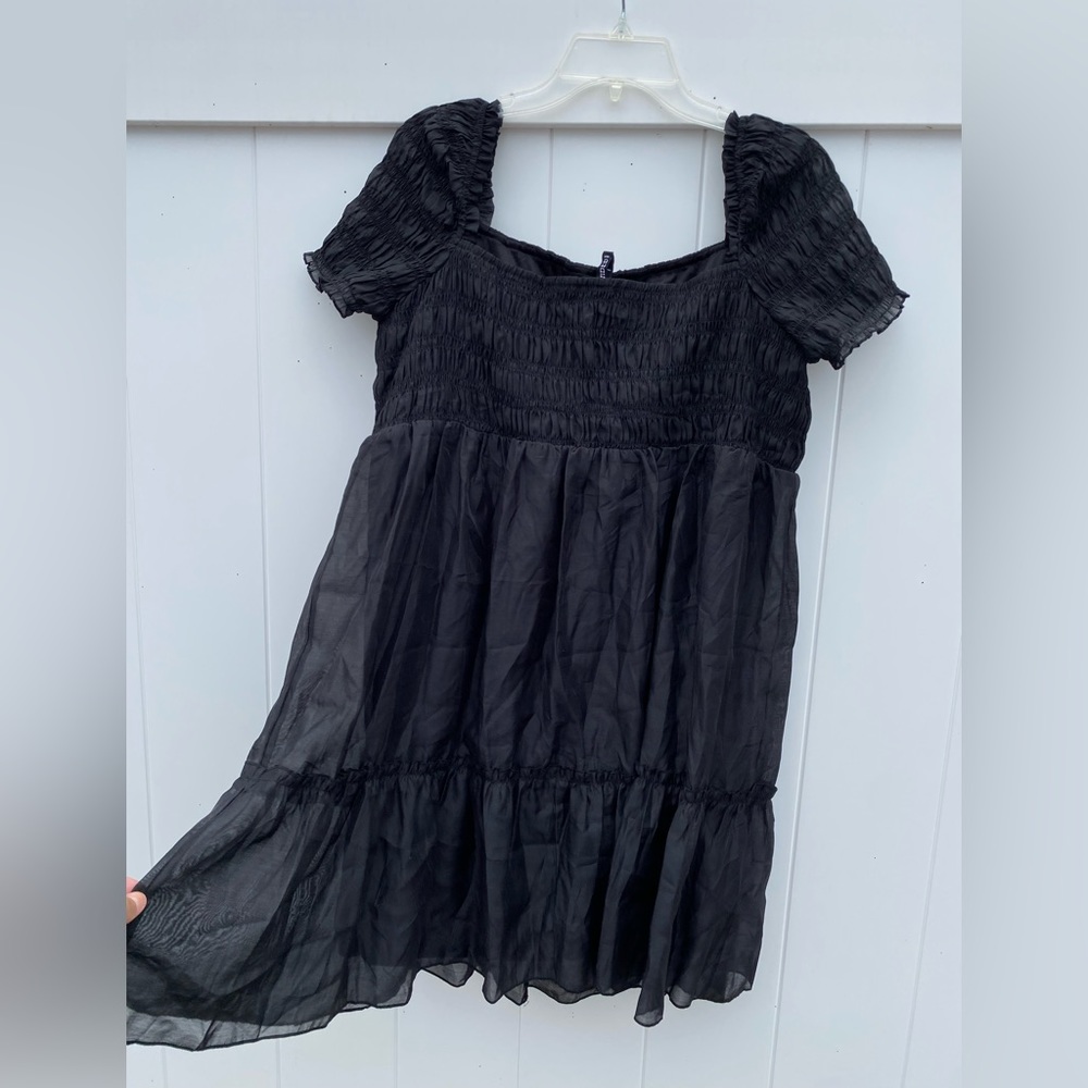 BRAND NEW H&M Dividend Black Ruffled Dress - Picture 2 of 4